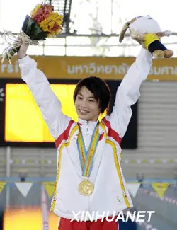 中国跳水孪生姐妹花李娆和李婷:痛并绽放着