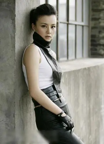 10位女明星客厅比拼艳家雅谢东娜家奢华