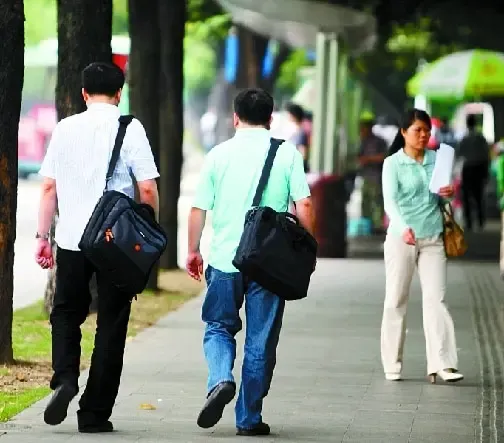 深圳走路上班人数增多队伍壮大内藏亿元商机