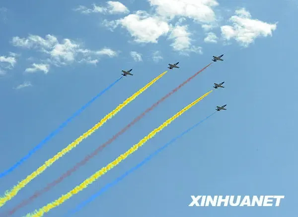 国庆阅兵教练机梯队
