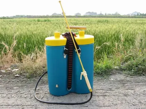 该产品是对原有手柄抬压式喷雾器产品的更新换代产品,价格相当,工作