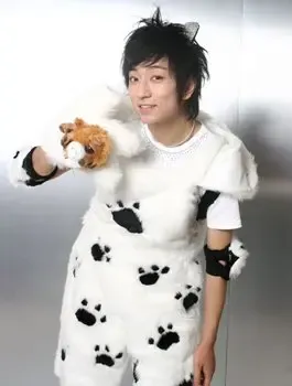 师洋再次出征挑战"快男" 搞笑雷人家居照大pk(组图)