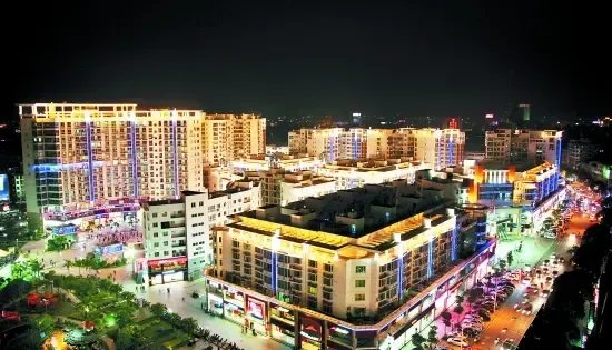 繁华的石狮夜景 (张九强 摄)