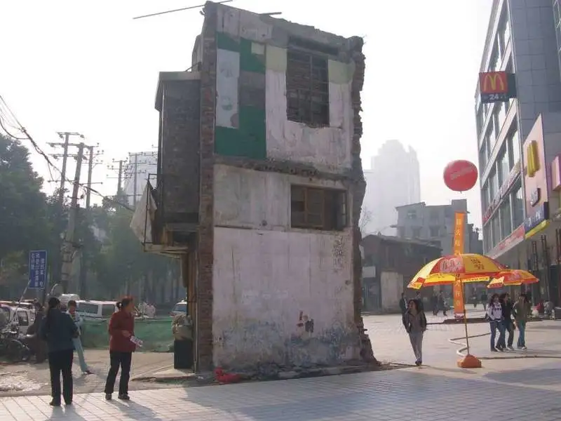 违建钉子户成风 盘点中国牛的违章建筑(图)