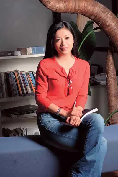 "二奶无错论"遭炮轰 盘点曾子墨知性家居照