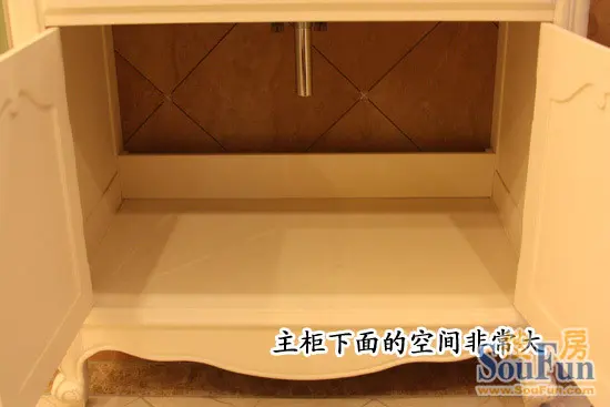 测评：恒洁卫浴古典浴室柜 个性高柜增添时尚韵味