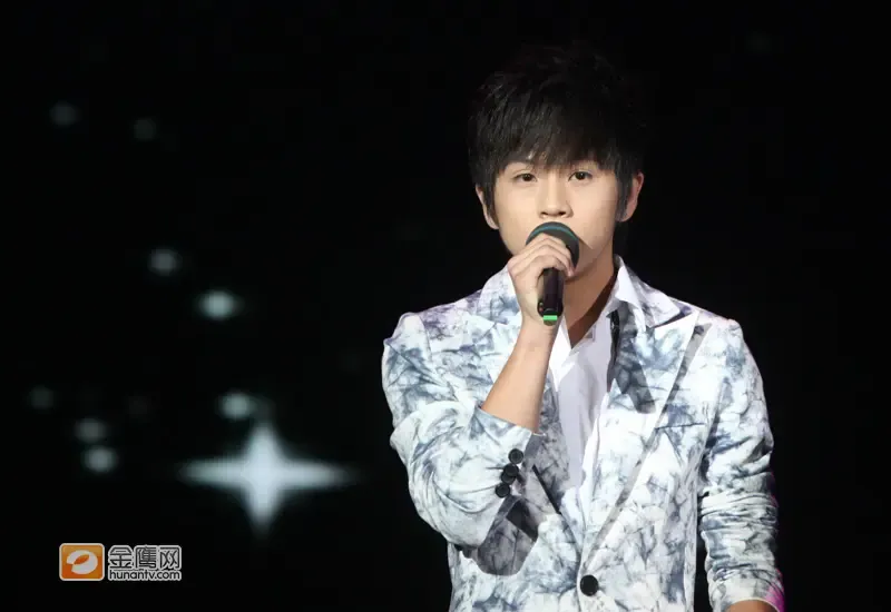 快男总决赛武艺获第三武艺出道前青涩照曝光图