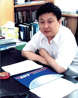 的不看不知道发家史(组图)曾伟——银行高管 名片:棕榈泉国际公寓董