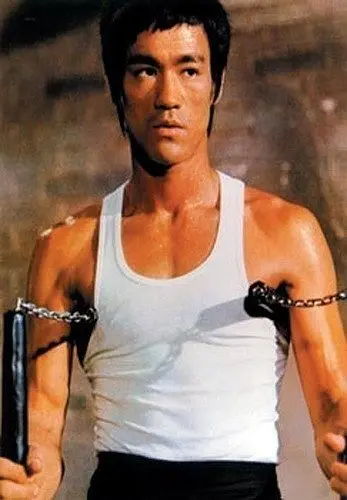 政府发言人证实,7月20日晚,33岁的李振藩(李小龙原名)于当晚11时24分