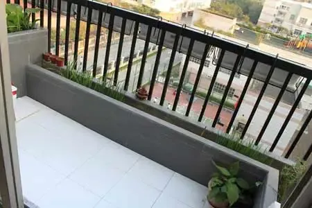 深圳100平复式简约风 黑白主旋律低调华丽(图)