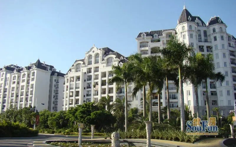 番禺市桥水道以北) 最新动态:金海岸花园聚湖组团在售70-200多平方米