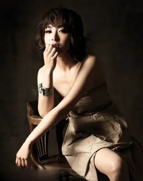 宋智善疑因韩国棒球选手朴泰勋自杀宋智善身前家居照曝光图