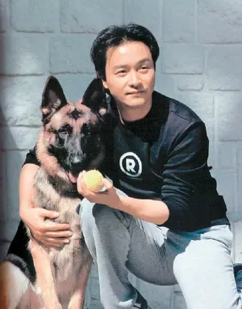 加多利山故居拜祭,近年甚至有内地旅行社组团到香港参与张国荣的纪念