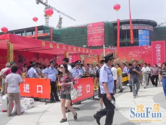 镇江万达广场8月12日无际开业