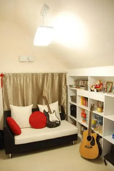 15平方米袖珍房靓女美到爆的小阁楼图