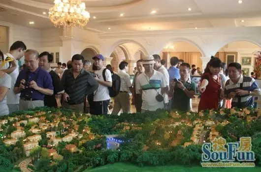 首先,永隆置业发展有限公司董事长林永祥先生的发表了致辞与祝福.