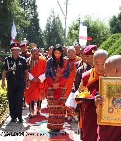 不丹最帅国王大婚 民俗风情豪宅结婚照曝光(图)_房产资讯-北京房天下