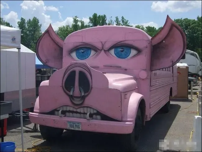 世界上最具创意公交车盘点恐怖造型你敢坐吗