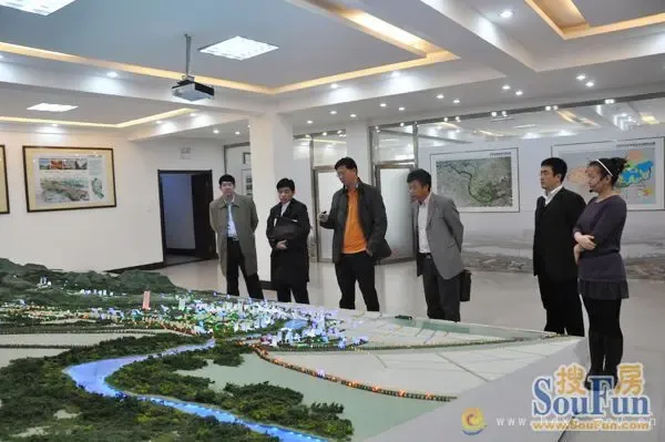 浙江巨鹰集团和象山银亿房地产公司来我市考察