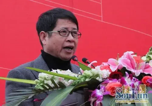 宁波市人民政府副市长苏利冕先生宣布开工仪式开始