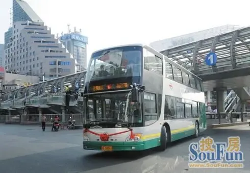 合肥双层巴士昨日亮相快1线 票价与普通公交相同(图)