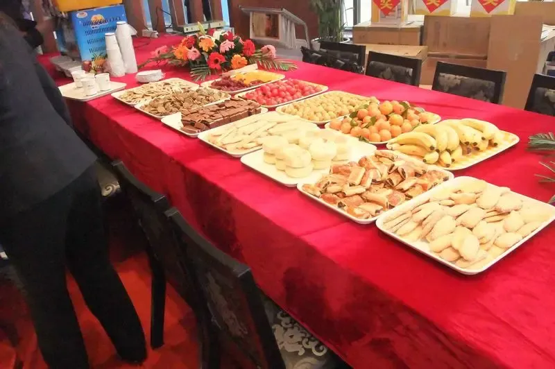 活动当天售楼准备了精美的小吃和热饮,贴心服务,十分周到.