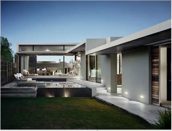 日本横滨的现代别墅