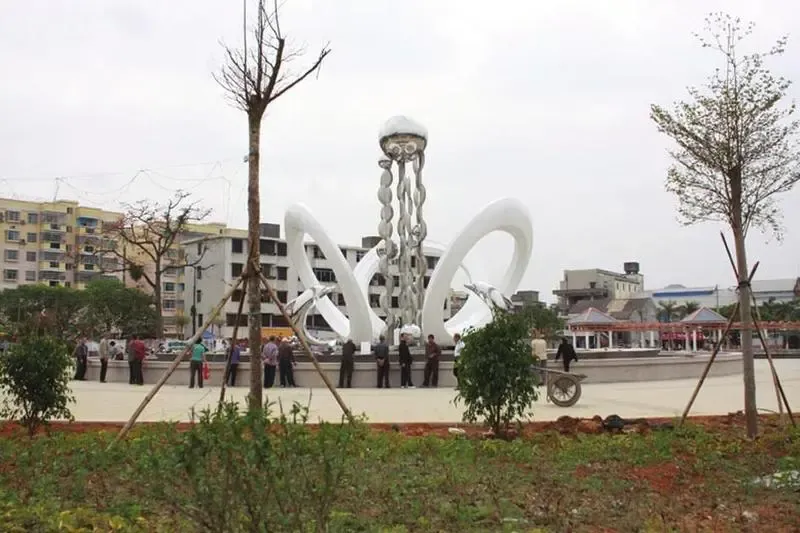 "海文化雕塑"亮相北海合浦县还珠广场