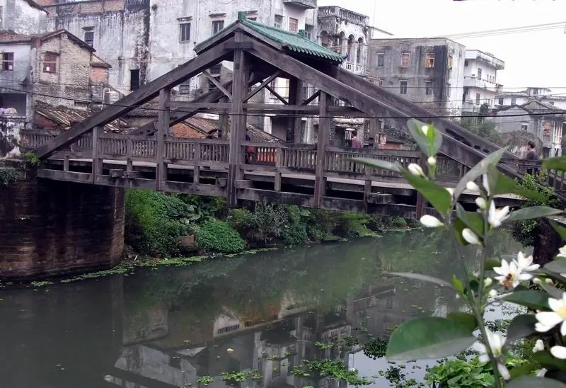 惠愛橋(西門橋,舊橋)英姿依舊.