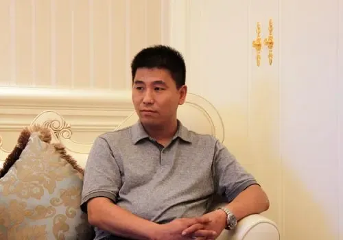 钟卫民点面结合推陈出新导演怪招迭出的大戏