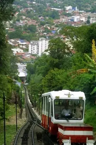 为何越来越多的华人置业马来西亚槟城?