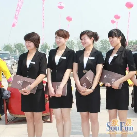 楼市复活售楼小姐牛气冲天 月入两万开心过年