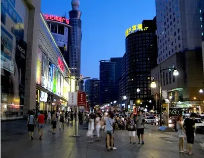 十房企斥资190亿拿地 二季度城市地价料再涨北京楼市高端住宅成交猛增