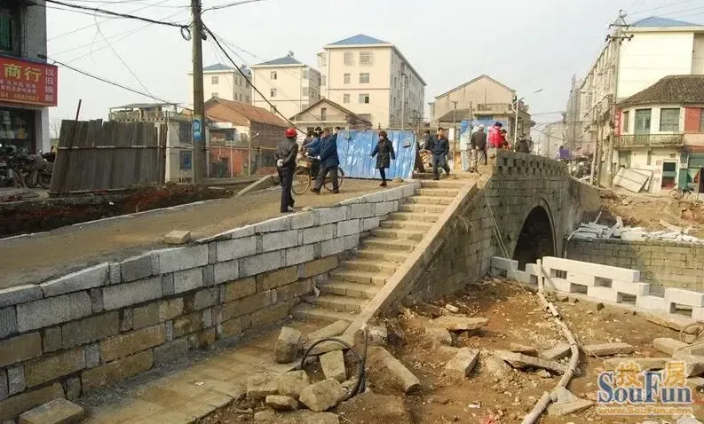 这是兰溪镇枫林社区的一座古桥,名字叫做枫林桥