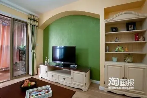 客厅电视背景墙用了绿色的墙纸.soufun