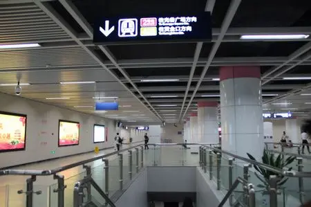 实地探访武汉地铁4号线换乘大站：中南路同站台换乘