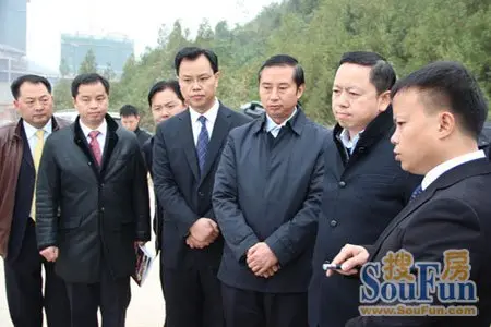 清镇市市委书记向虹翔视察时光贵州古镇项目