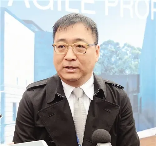 雅居乐地产控股有限公司集团副总裁,华南区域总裁 梁正坚