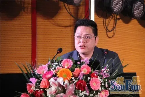 福建裕德源置业有限公司董事长叶卫国先生上台致词