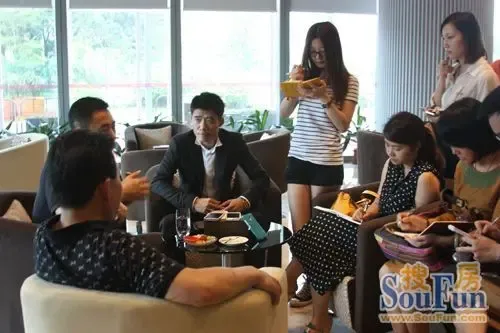 吴欢妻子陈健骊现任 电视台52集大型音乐艺术片《中国百年音乐史话》