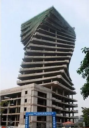 全国各地雷人建筑遭吐槽 "马桶盖""腰带"齐上阵