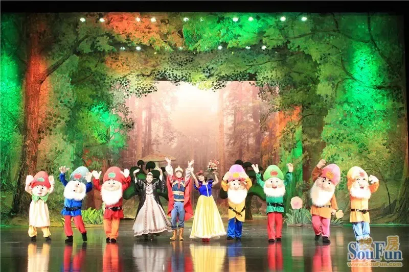卡通动漫音乐剧《白雪公主》全体演员谢幕