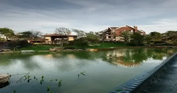 和泓半山打造纯正英伦风范别墅