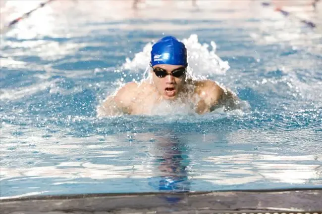 优惠3万立即报名>45000元/平方米在线咨询爷们,还在游泳池里秀肌肉吗?