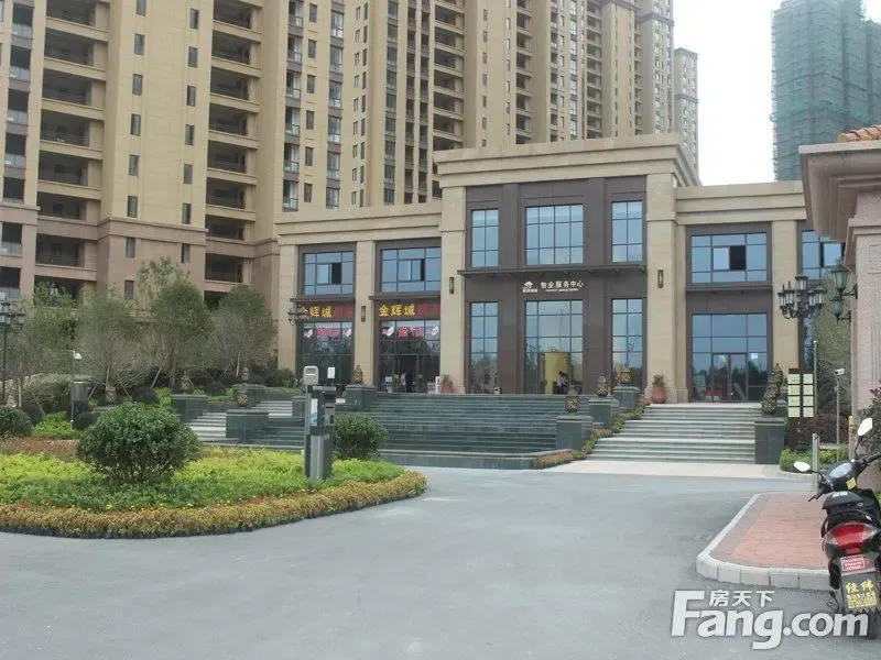 看房日记之金辉城"8"号楼封顶