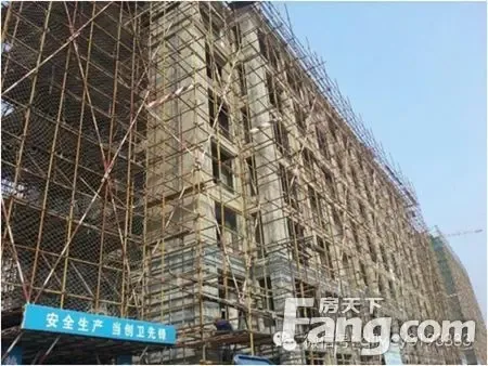 七,绿城&middot;诚园7#楼形象进度:7#楼室内五层,六层抹灰施工50%; 北