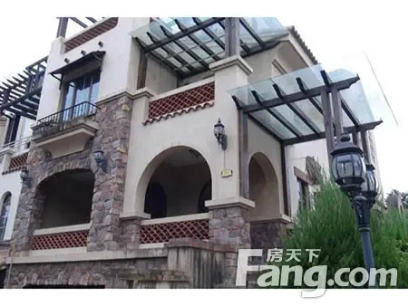 德清县武康镇格兰维亚小区27幢101室司法拍卖