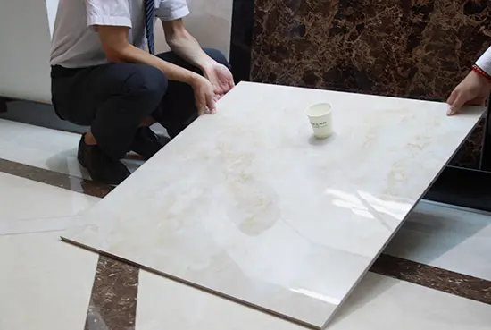 ：维罗奈卡高晶微晶石