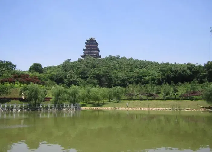 坐拥千亩南山公园,享蜿蜒十里河美景,幸福就是如此简单.