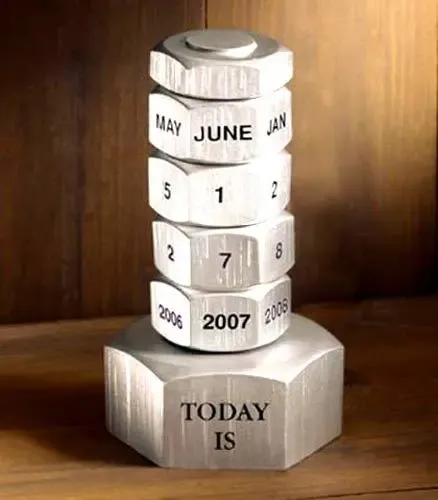 2015年9款别出心裁的创意年历设计